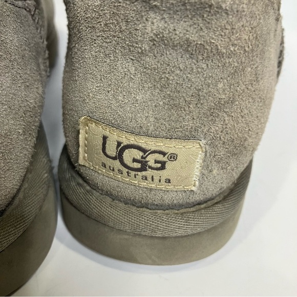 UGG Bailey button triplet ll shearling lined boots suede leather women’s size - Picture 6 of 9